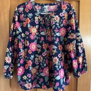 St. John's Bay Navy and Floral 3/4 sleeve flowy top size L